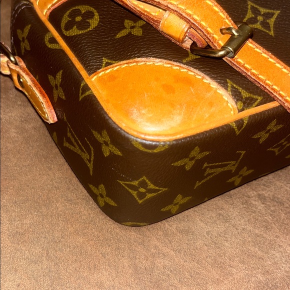 Louis Vuitton - Picture 6 of 13